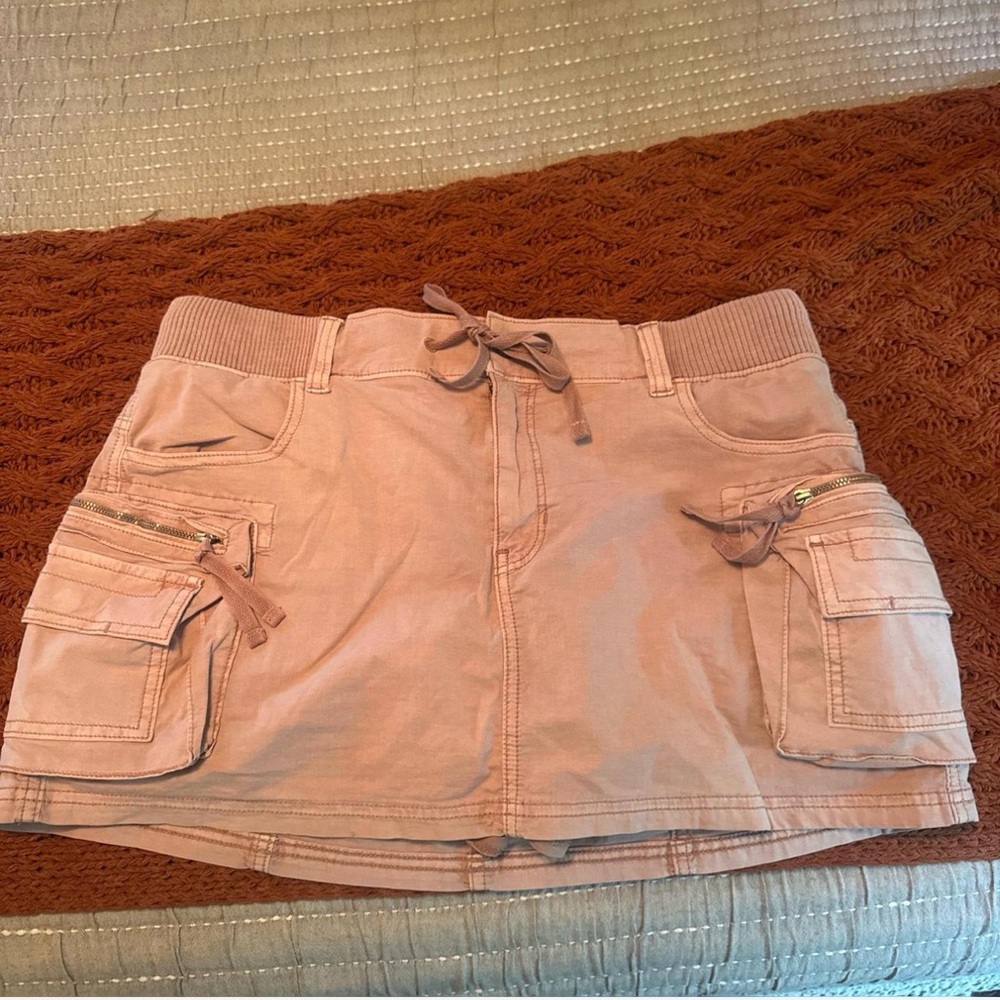 American Eagle Outfitters Pink Cargo Skort